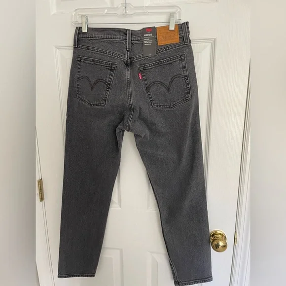 Levi's wedgie Women's Jeans size 28 New - Picture 2 of 14